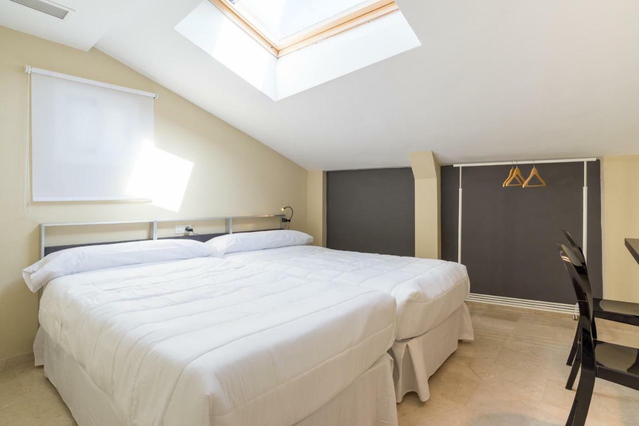 Gr3-Renovated Apt Next To Old Town With Cozy Terrace Appartement Málaga Buitenkant foto